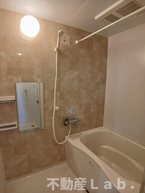 ＮＥＷＣＩＴＹ参番館の居間・リビング