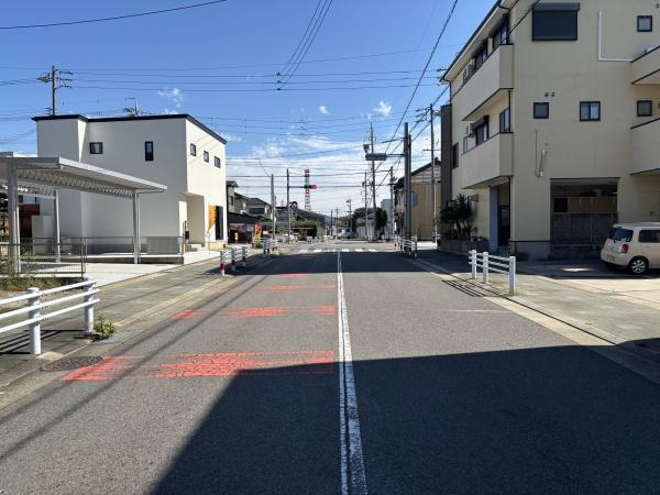 菅原町　全3棟・A棟の前面道路含む現地写真|前面道路です。