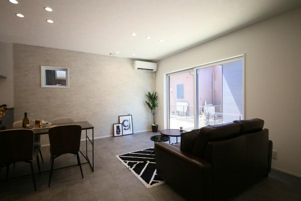 松木島宮東　全12棟・K棟の居間・リビング