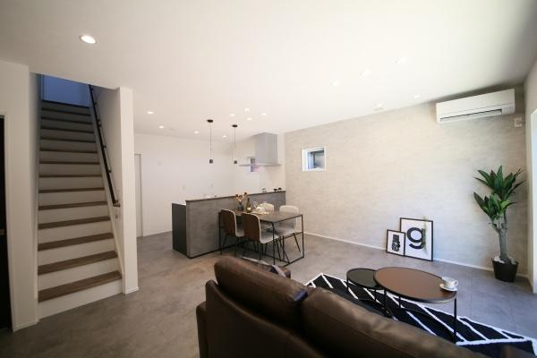 松木島宮東　全12棟・K棟の居間・リビング