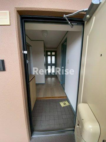 ウィズユー苅安賀の玄関