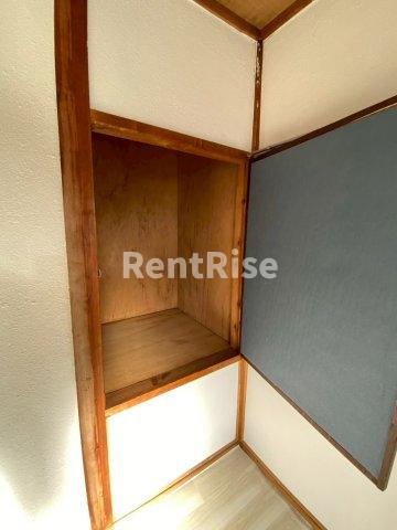 高屋町後山貸家の収納