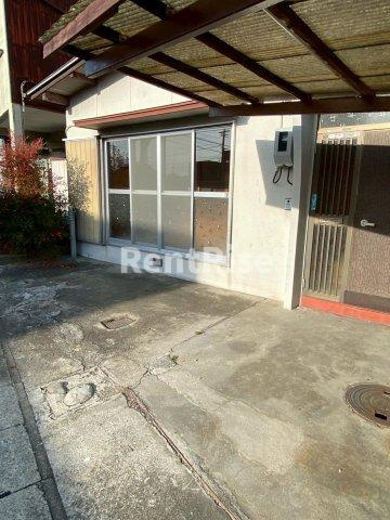 高屋町後山貸家の駐車場