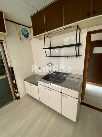 高屋町後山貸家のキッチン