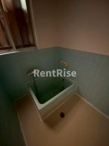 高屋町後山貸家の浴室