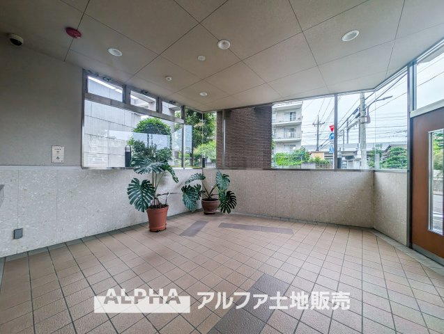 モリス京王永山のロビー|【lobby】
◆ロビー◆共用部は管理の行き届いた綺麗なスペース。いつも明るく家族を、来客を出迎えてくれる大切な場所です。