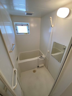 【浴室】 | メナージュA