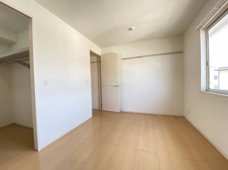 【寝室】 | メナージュA