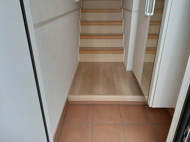 ローズ　ガーデン　大野　Ｂの玄関