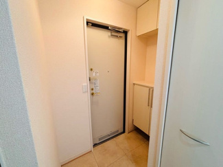 【玄関】 | ラ　ルーナB