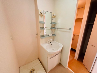 【洗面所】 | ラ　ルーナB