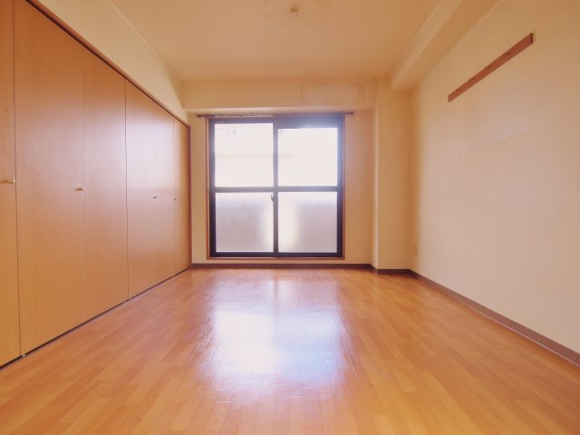 サンコーポ輝の洋室