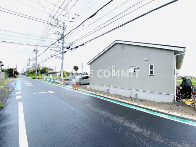 富里市七栄第３１　新築平屋　２０号棟の前面道路含む現地写真
