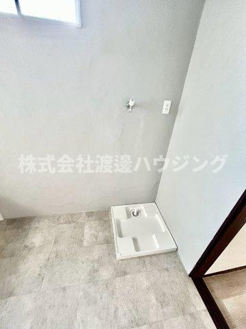 上四条町一戸建の設備|室内洗濯パン