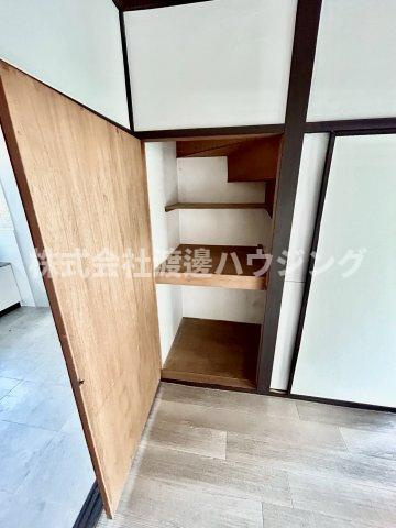 上四条町一戸建の収納