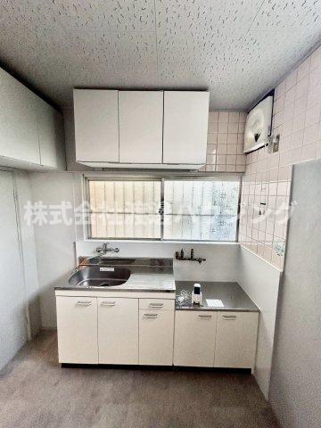 上四条町一戸建のキッチン