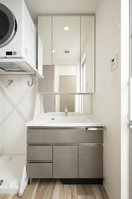 エンクレスト博多EXCEEDのトイレ|落ち着いた色調のトイレです