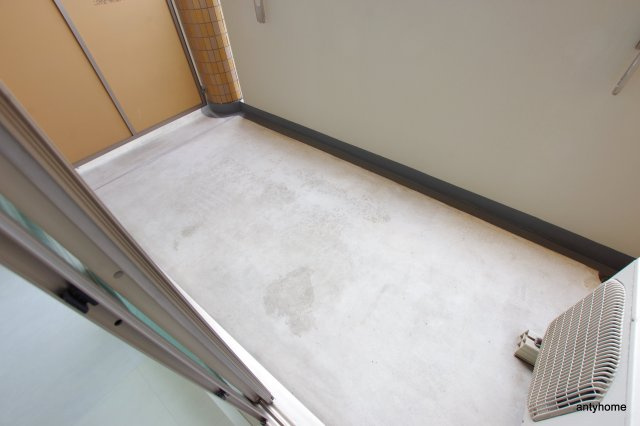 ルーヴェンブルン豊津　仲介手数料無料のバルコニー