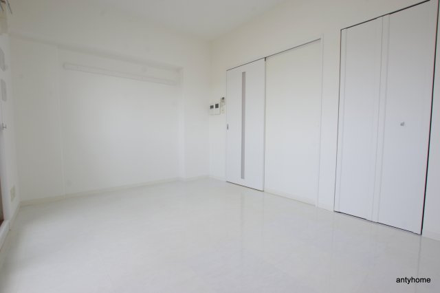 ルーヴェンブルン豊津　仲介手数料無料の洋室