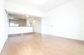 【居間・リビング】 | 【三旺マンション第二八事東】✨️仲介手数料無料✨️植田小学校・植田中学校