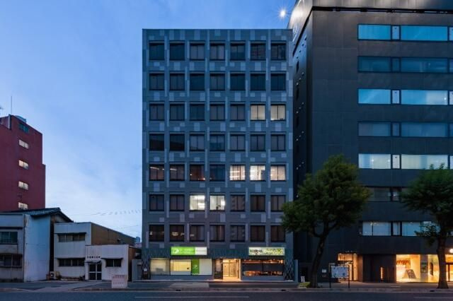 サンプレー名古屋ビルの外観