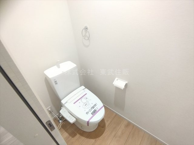 【トイレ】 | 川越市宮元町2期　全2棟　2号棟 | 落ち着いた色調のトイレです