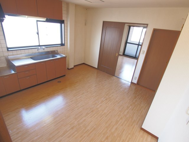 広島市安芸区矢野東６丁目のアパートのキッチン