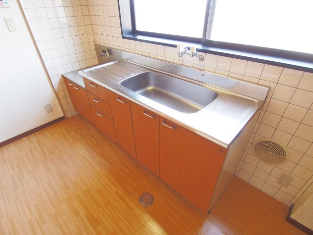 広島市安芸区矢野東６丁目のアパートのキッチン