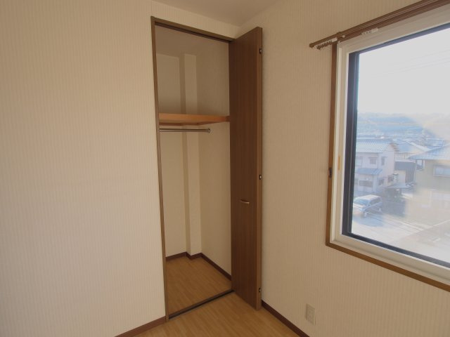 広島市安芸区矢野東６丁目のアパートの収納