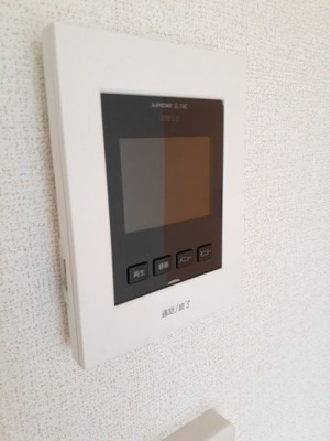 【セキュリティ】 | シャルマンハイツ | 【シャルマンハイツ】急な来客でもTVインターホンで確認が出来て安心です☆