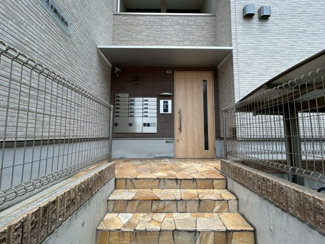 フジパレス下新庄駅西のエントランス