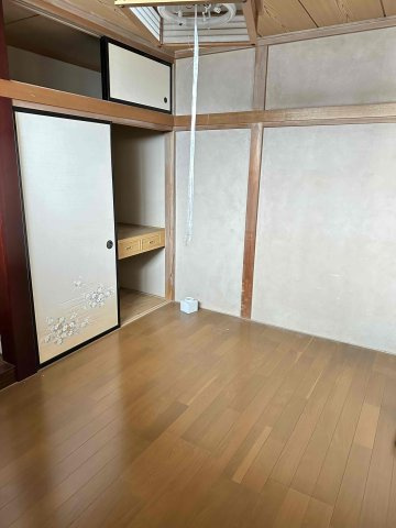 玉村町大字川井　中古880の洋室