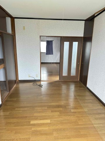 玉村町大字川井　中古880の洋室