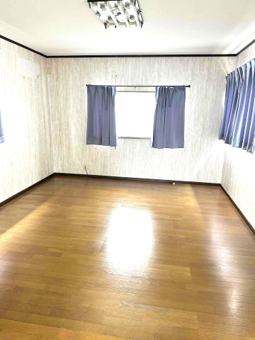 玉村町大字川井　中古880の洋室