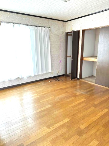 玉村町大字川井　中古880の洋室