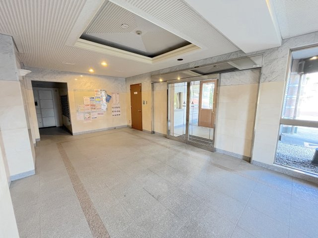 コアマンション香椎南ネクステージのエントランス