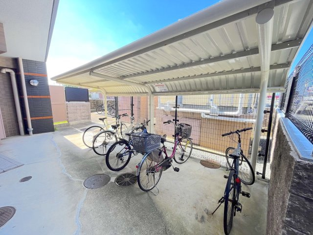 コアマンション香椎南ネクステージの駐輪場