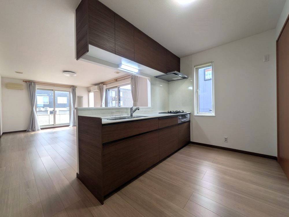 江別市大麻ひかり町のキッチン|ご家族の顔やお子様の様子を見ながら楽しくお料理ができる対面式キッチン！