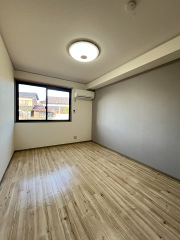 コンフォートⅢ棟の洋室