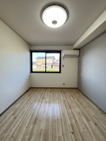 コンフォートⅢ棟の洋室