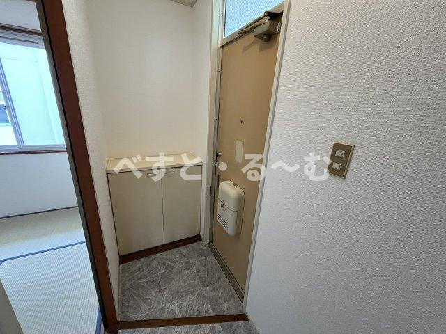 フジハイツの玄関