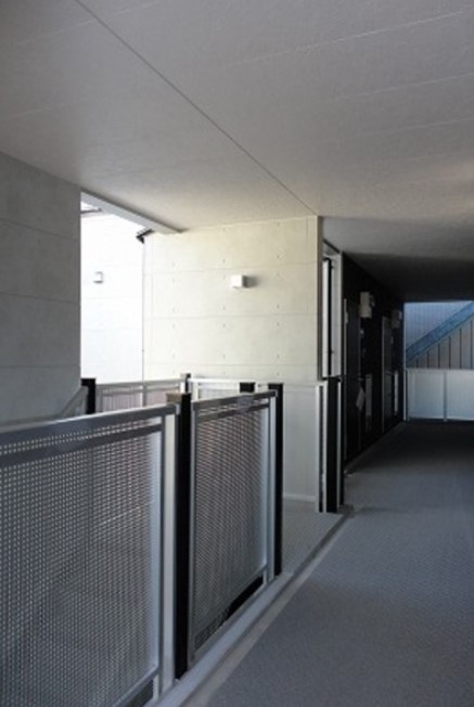 リブリ・加倉のロビー