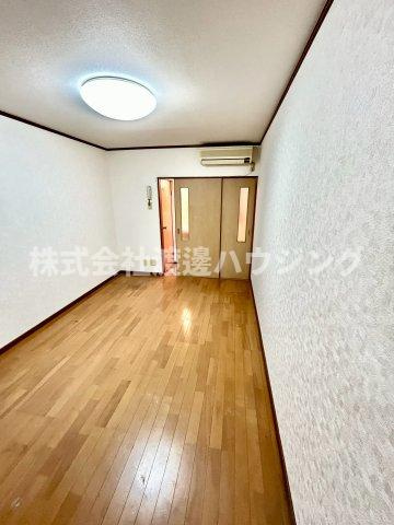 御厨東2丁目テラスハウスの洋室