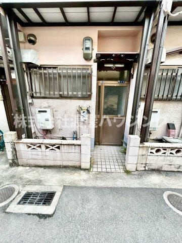 御厨東2丁目テラスハウスのエントランス