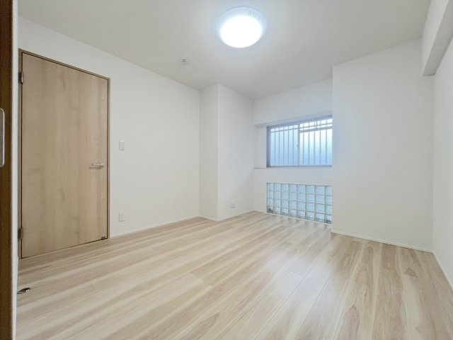 スワンマンション空港南の洋室