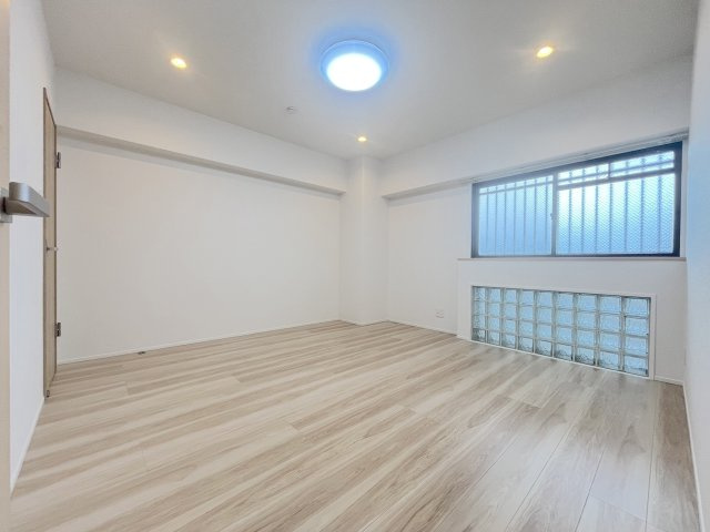 スワンマンション空港南の洋室