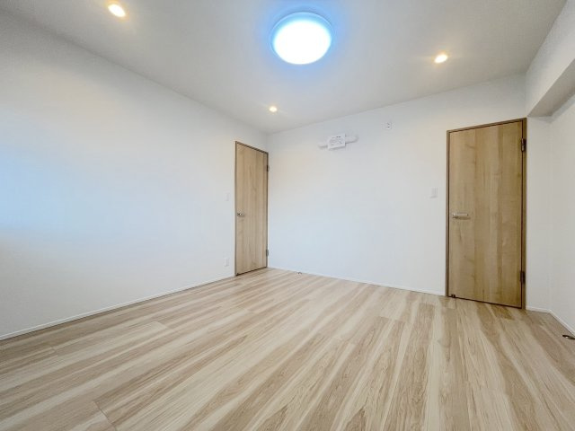 スワンマンション空港南の洋室