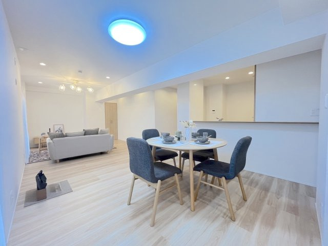 スワンマンション空港南の居間・リビング