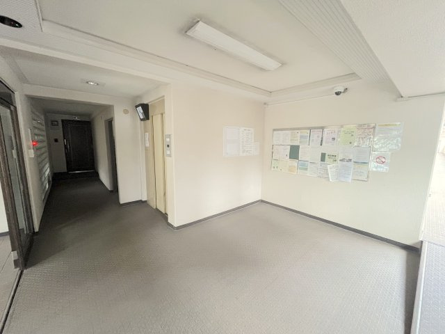 スワンマンション空港南のエントランス