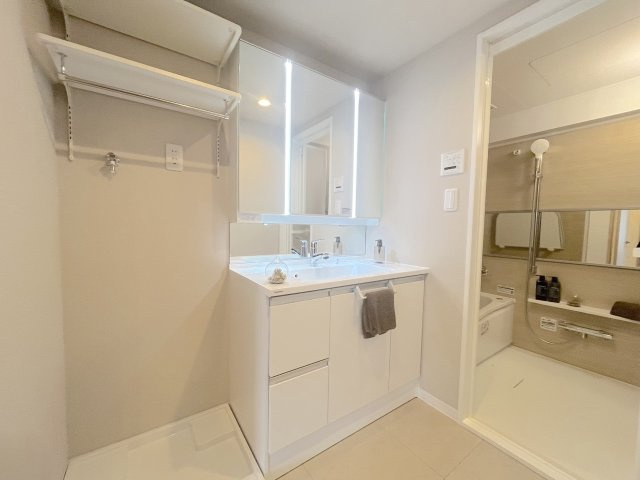 スワンマンション空港南の独立洗面台